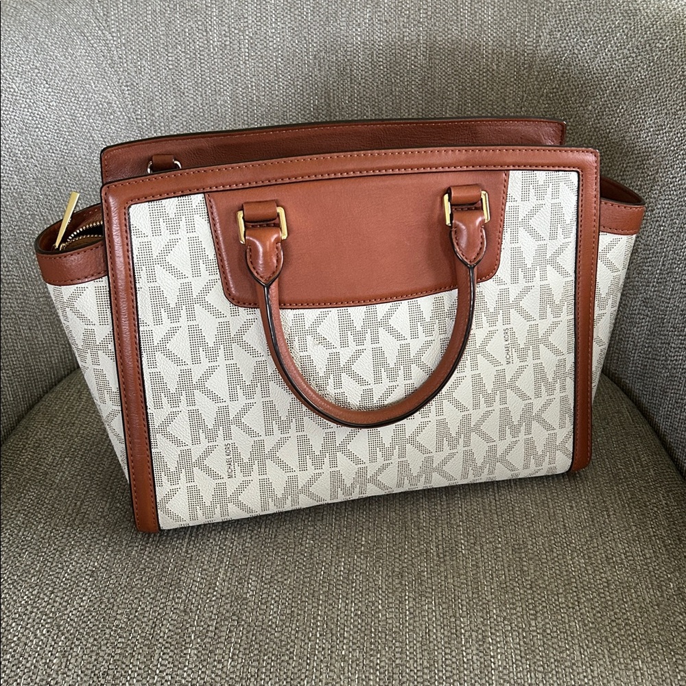 Michael Kors Selma Satchel - Picture 4 of 5